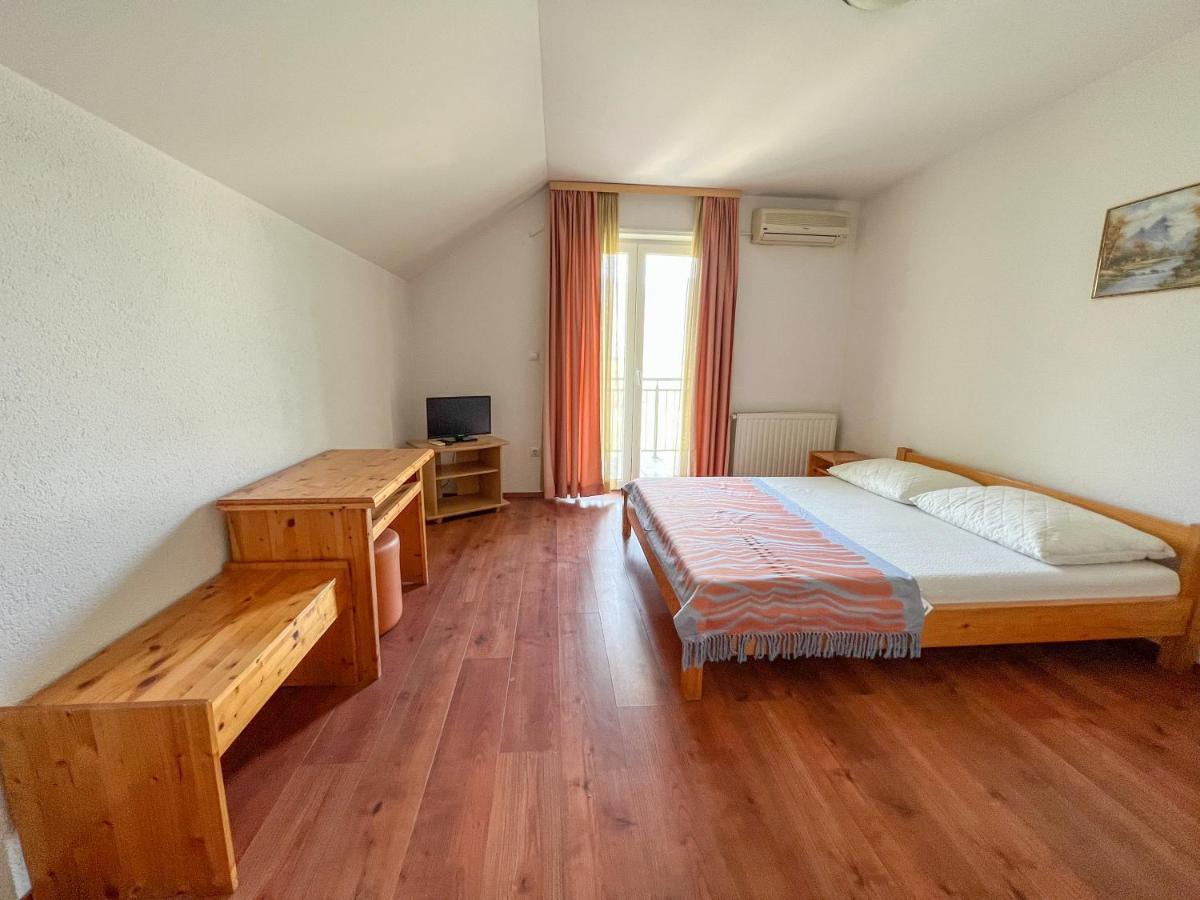 Vranovaca Hotel & Restaurant Babic מראה חיצוני תמונה