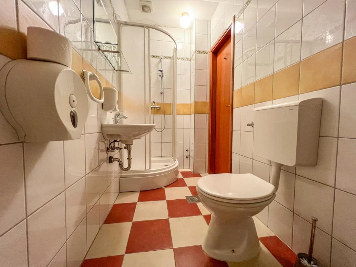 Vranovaca Hotel & Restaurant Babic מראה חיצוני תמונה