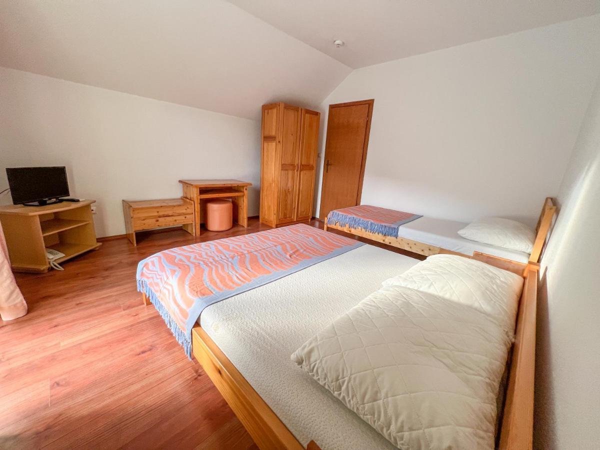 Vranovaca Hotel & Restaurant Babic מראה חיצוני תמונה