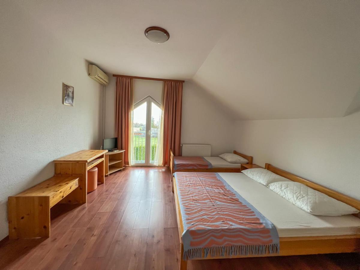 Vranovaca Hotel & Restaurant Babic מראה חיצוני תמונה